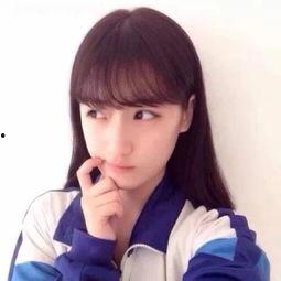 网红小神彤吃瓜图片