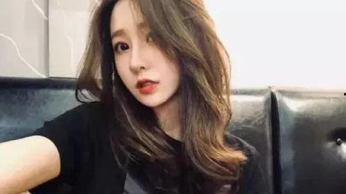 抖音上吃瓜女网红,揭秘网红圈幕后故事，带你领略网络红人的真实生活！”