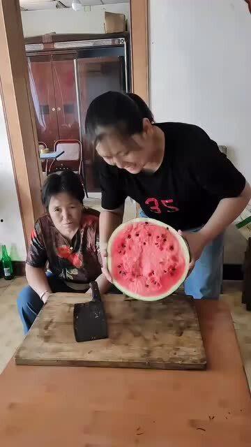 一家五口光腚 吃瓜网