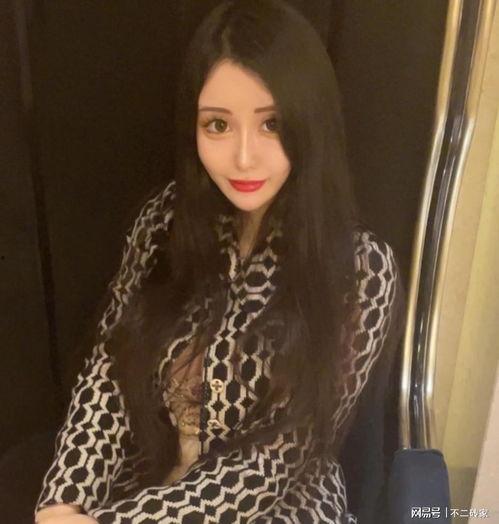 吃瓜女网红头像高清图片,揭秘吃瓜女网红高清头像背后的魅力